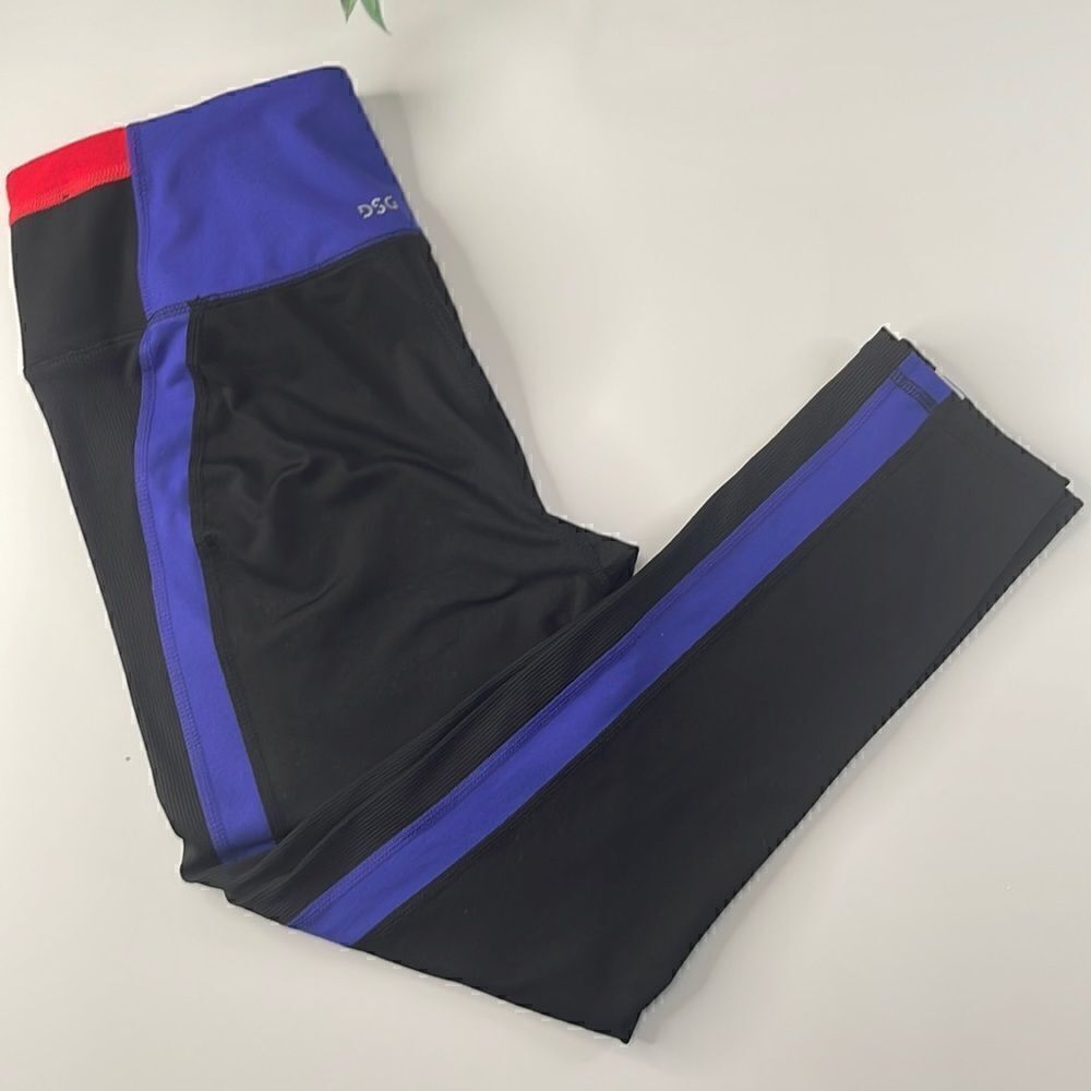 DSG athletic leggings.  Capri Yoga pants.  Size Medium.